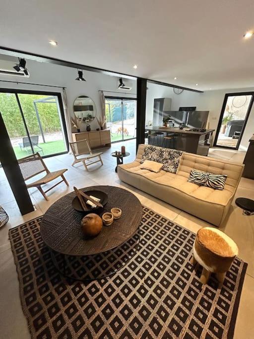 Superbe Maison Avec Jacuzzi Ventabren Εξωτερικό φωτογραφία